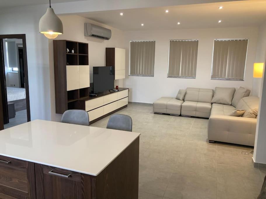Апартаменты Elegant Maisonette In Malta By Assetflow Pro Марсаскала Экстерьер фото